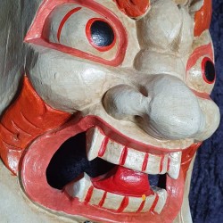 Masque tibétain  sculpté en bois, et peint à la main, jaune