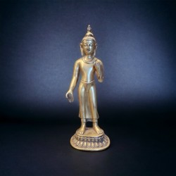Statue de Bouddha en position debout