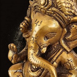 Belle statue du dieu Ganesh avec sa musaraigne