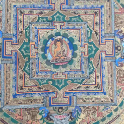 Un mandala de la vie du Bouddha pour cette superbe Thangka tibétaine